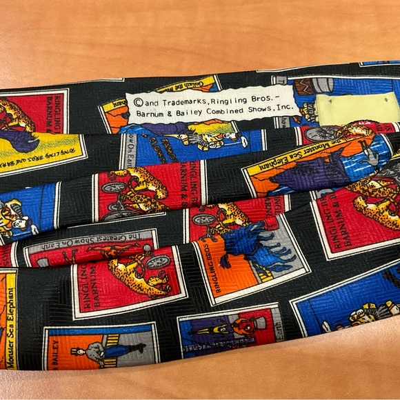 Ringling Bros. Barnum & Bailey Combined Shows, Inc, Tie. With paper tag attached - Picture 4 of 7